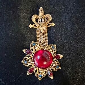 Brooch, Vintage Victorian Revival Florenza Medal Style